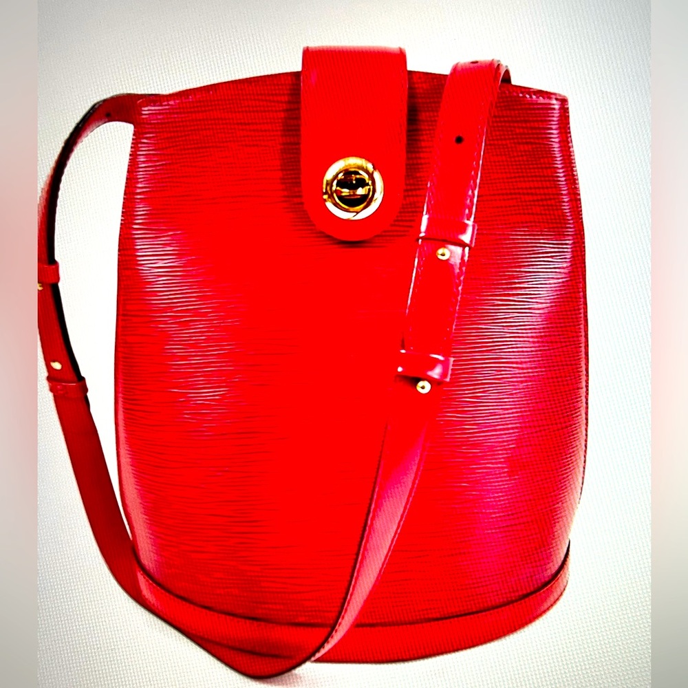 LOUIS VUITTON LV Logo Cluny Shoulder Bag Epi Leather Red. France